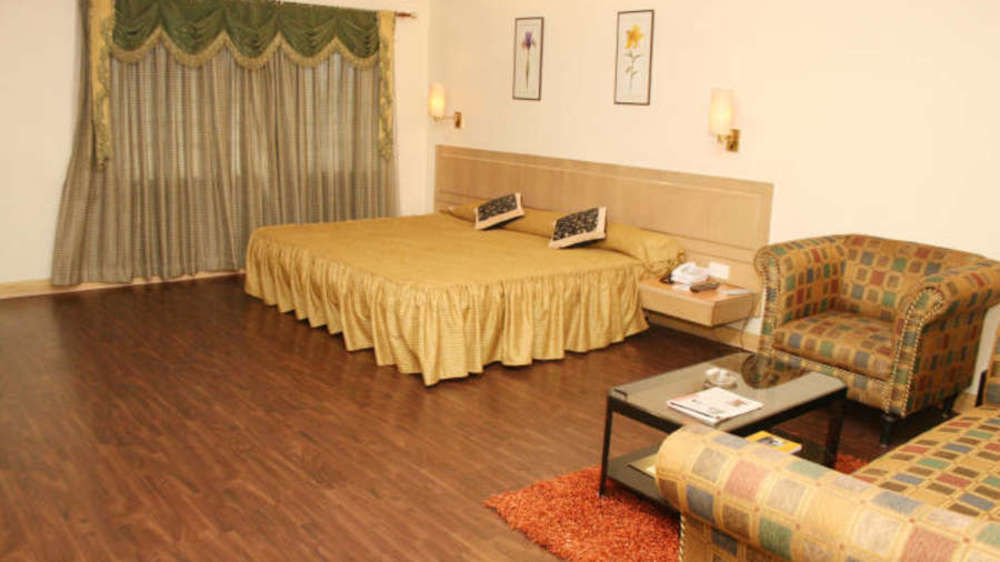 Vishwaratna Hotel Guwahati Exterior foto