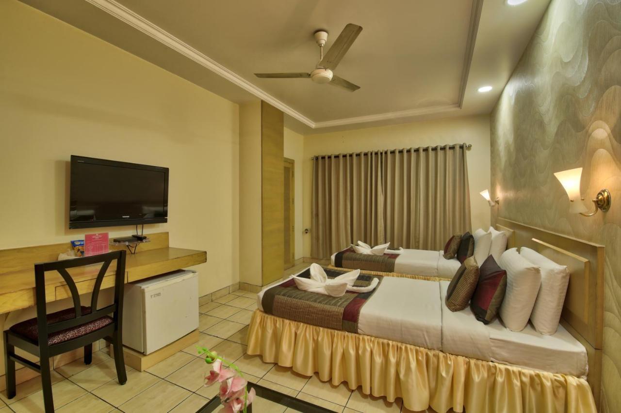 Vishwaratna Hotel Guwahati Exterior foto