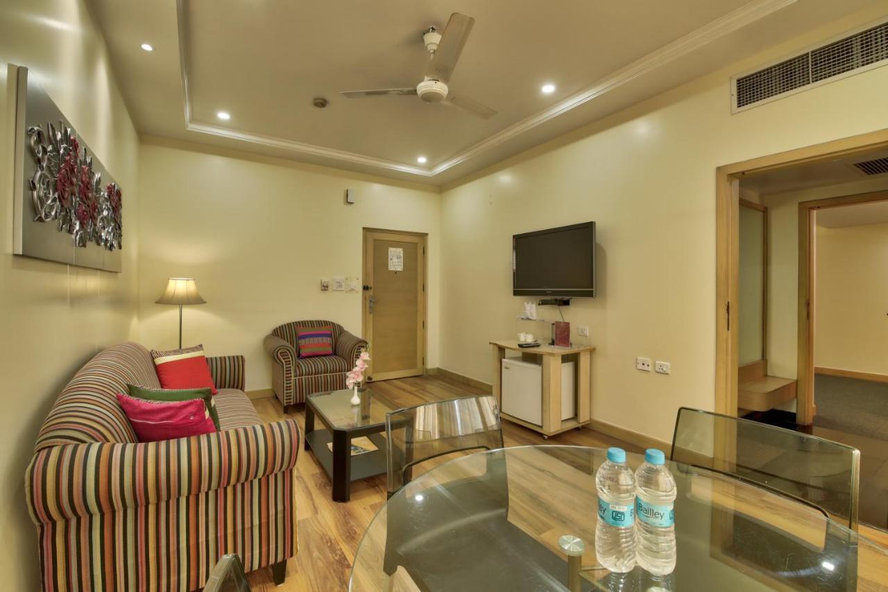 Vishwaratna Hotel Guwahati Exterior foto
