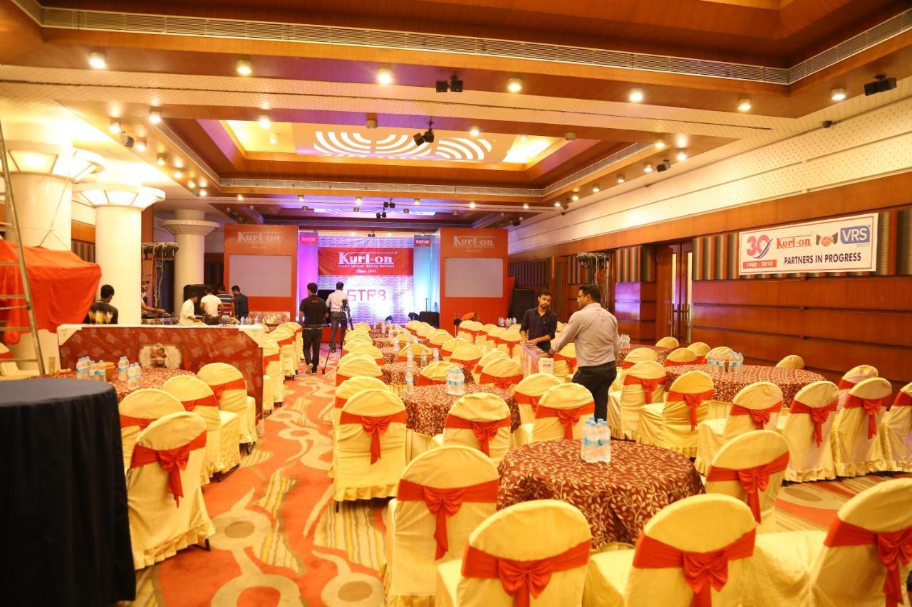 Vishwaratna Hotel Guwahati Exterior foto