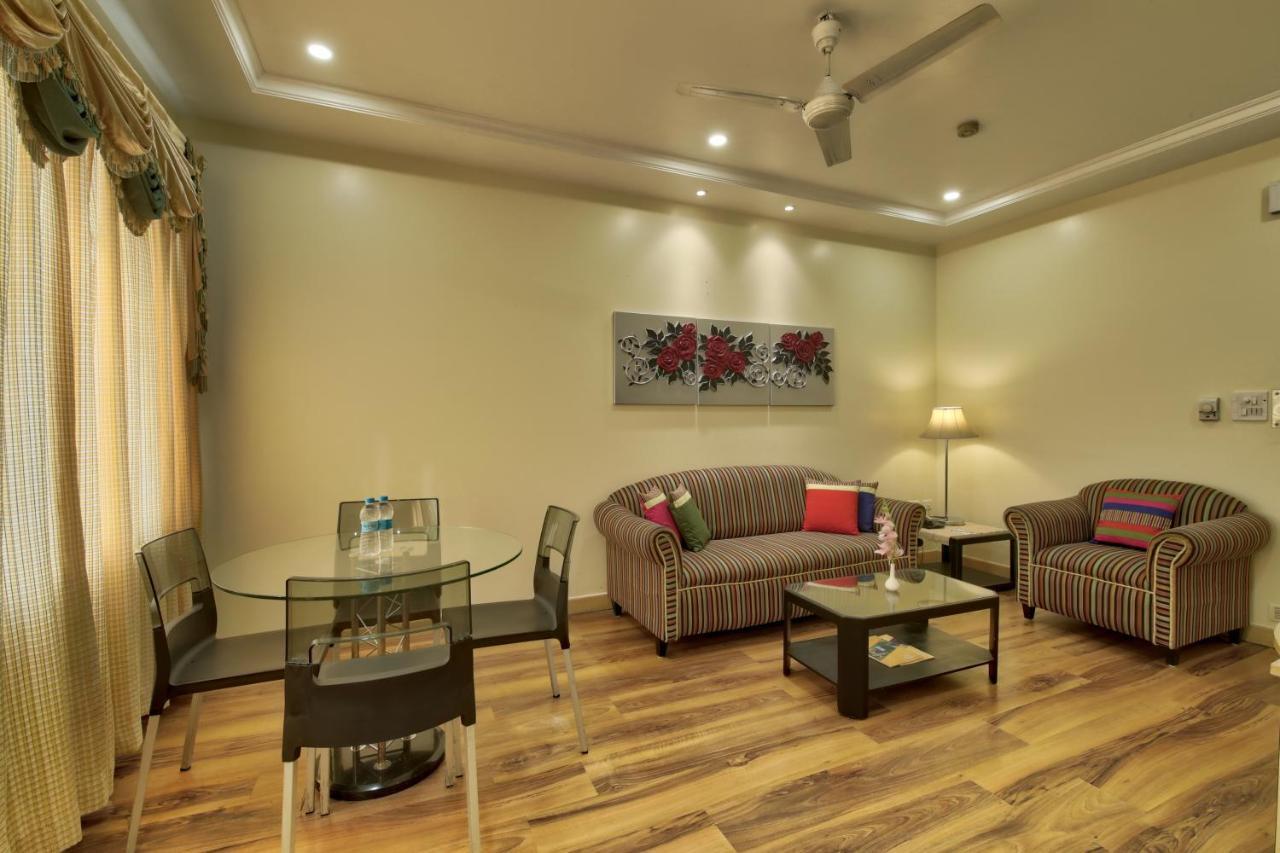 Vishwaratna Hotel Guwahati Exterior foto